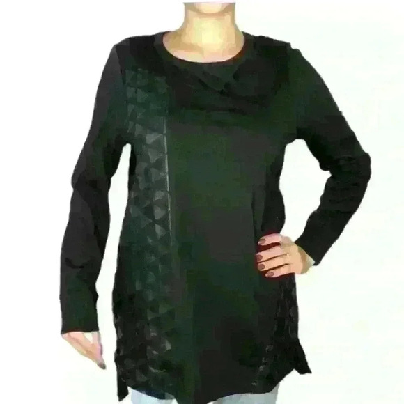 🍁4/$15🍁 Black top - Picture 1 of 4